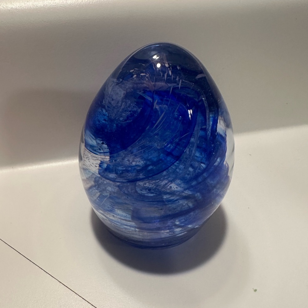 VINTAGE WHEATON VILLAGE BLUE SWIRL ART GLASS PAPERWEIGHT